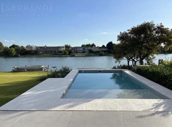 Casa · 376m² · 5 Ambientes · 2 Cocheras