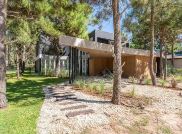 Casa · 288m² · 5 Ambientes · 1 Cochera · Casa en Venta en Marítimo IV en Costa Esmeralda