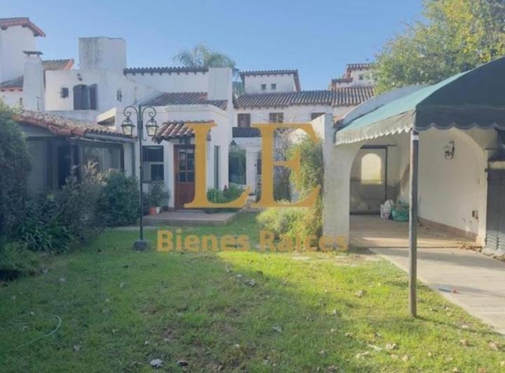 Casa · 190m² · 4 Ambientes · 4 Cocheras