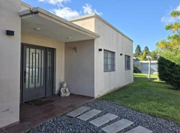 Casa · 130m² · 4 Ambientes · 2 Cocheras · Casa Quinta en Venta - Francisco Alvarez