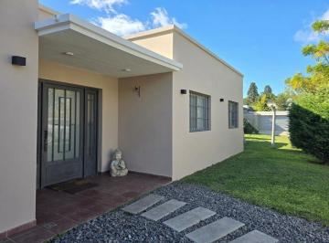 Casa · 130m² · 5 Ambientes · 2 Cocheras · Casa Quinta en Venta - Francisco Alvarez