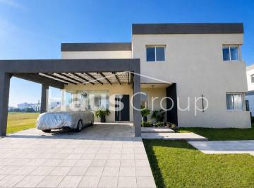 Casa de 6 ambientes, Ezeiza · Casa en Venta Terralagos Canning