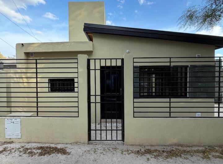 Casa · 91m² · 3 Ambientes · 2 Cocheras