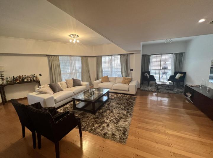 Departamento · 200m² · 6 Ambientes · 2 Cocheras