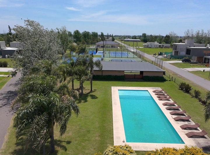 Casa · 168m² · 6 Ambientes · 2 Cocheras