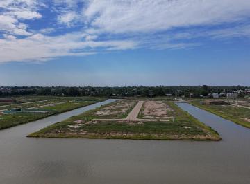 Terreno · 500m² · 2 Terrenos en Canal Central en Funes Lakes