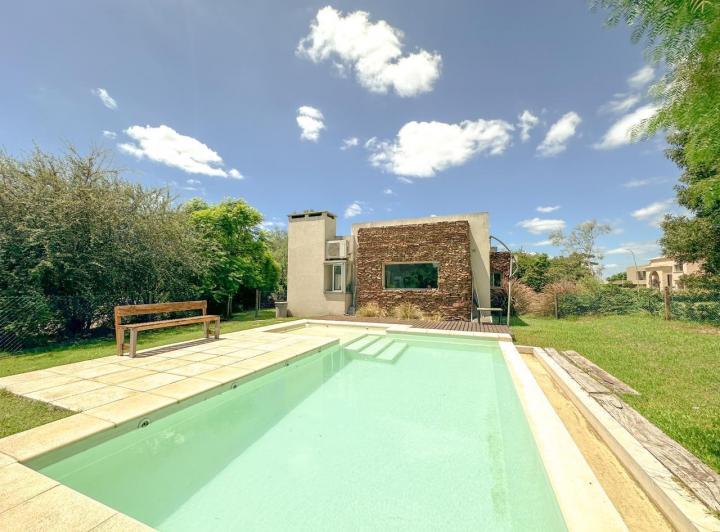 Casa · 190m² · 5 Ambientes · 1 Cochera