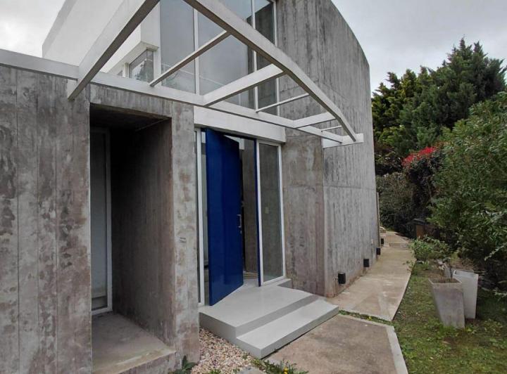 Casa · 200m² · 5 Ambientes · 1 Cochera