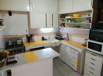 PH de 5 ambientes, Floresta · Sin Expensas Excelente PH de 5 Ambientes a m de Av Rivadavia