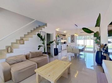 Casa · 78m² · 4 Ambientes · 3 Cocheras · Venta Casa 4 Amb - Pilar - Barrio Las Margaritas