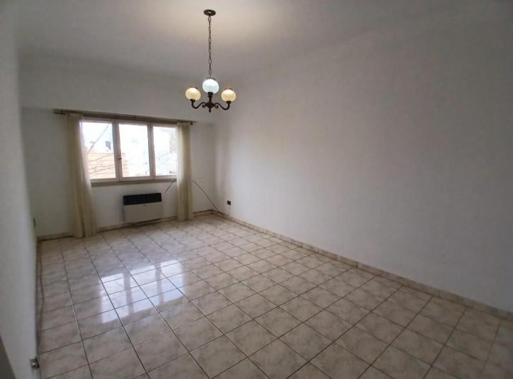 Departamento de 2 Ambientes, Chacabuco y Funes, Todo Externo!