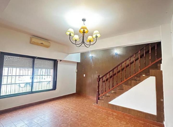 Casa · 120m² · 4 Ambientes · 2 Cocheras