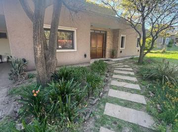 Casa · 450m² · 4 Dormitorios · Casaen Barrio Cerrado La Herradura 4 Dor con 4 Vestidores Apta Credito