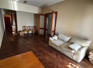 Departamento · 110ha · 6 Ambientes · 1 Cochera · B° Centro - 3 Dorm. con Cochera