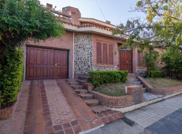 Casa · 250m² · 10 Ambientes · 2 Cocheras · Casa 4 Dorm. y Escritorio en Lomas de San Martin Apto Credito