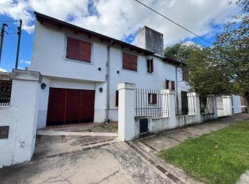 Casa · 320ha · 4 Dormitorios · 1 Cochera · B° Quebrada de Las Rosas - 4 Dorm. - Consultas Al