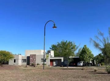Casa · 300m² · 7 Ambientes · 2 Cocheras · B° Privado La Serena - 3 Dorm.