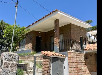 Casa · 111m² · 5 Ambientes · 1 Cochera · Casa 3 Dorm. en La Quebrada - Rio Ceballos
