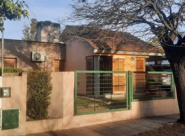Casa · 163m² · 7 Ambientes · 1 Cochera · B° Poeta Lugones - 3 Dorm. - Consultas Al