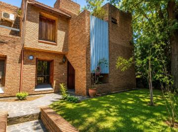 Casa · 232m² · 8 Ambientes · 2 Cocheras · Casa 4 Dorm. Apta Crédito B° Villa Cabrera