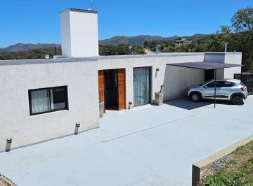Casa · 190ha · 3 Dormitorios · 1 Cochera · Casa con Vista Unica en B° con Seguridad Sierranueva Mendiolaza 3 Dorm. con Escritura