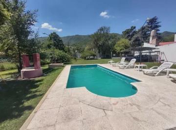 Casa · 154m² · 9 Ambientes · 5 Cocheras · Bialet Masse - Complejo 4 Cabañas