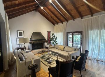 Casa · 400m² · 10 Ambientes · 3 Cocheras · B° Mendiolaza Golf - Casa Categoria 3 Dorm