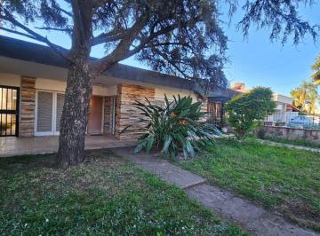Casa · 250m² · 3 Dormitorios · 6 Cocheras · Casa a La Venta en Pettoruti Esquina Nuñez Para Vivienda U Oficinas, Coworking Etc