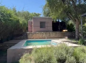 Casa · 201m² · 6 Ambientes · 2 Cocheras · Casa en Venta 3 Dorm. con Pileta en Villa Allende