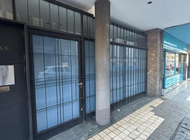 Local comercial · 170m² · 3 Ambientes
