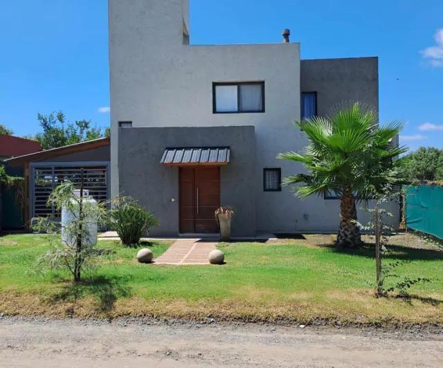 Casa · 150m² · 7 Ambientes · 2 Cocheras