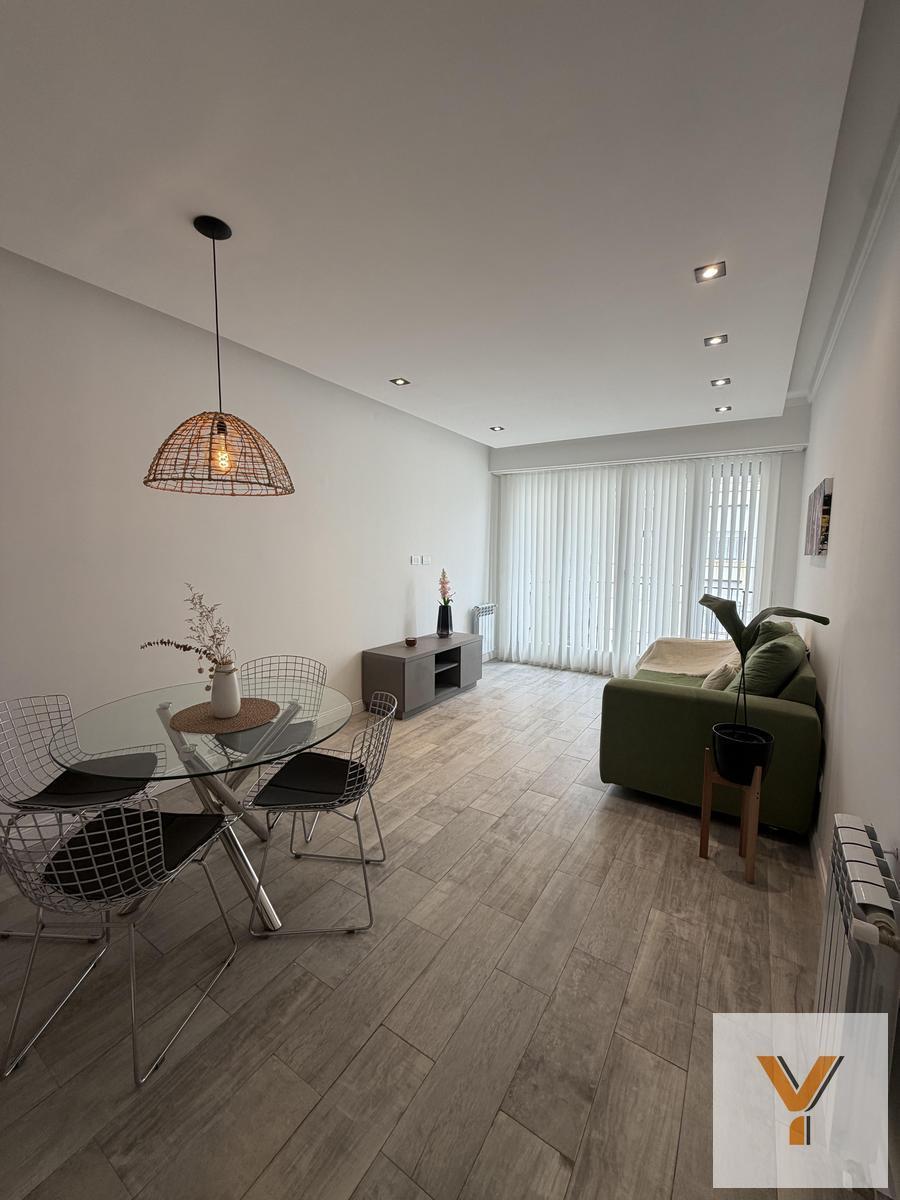 Departamento de 2 Dormitorios 2 Baños en venta sobre calle Moreno