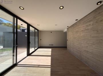 Casa · 135m² · 4 Ambientes · 1 Cochera · Se Vende Duplex Barrio Privado Chacras de Coria