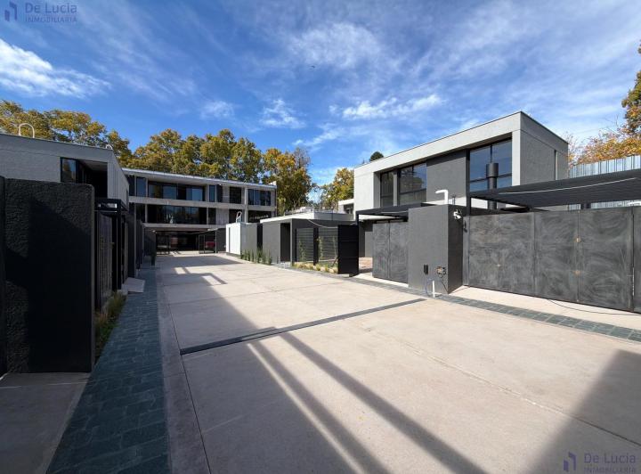 Casa · 135m² · 4 Ambientes · 1 Cochera
