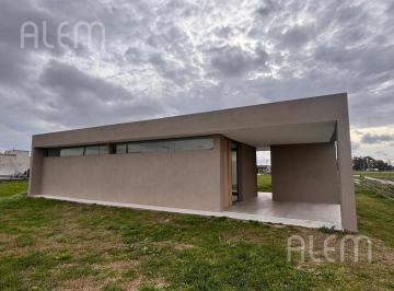 Casa · 156m² · 4 Ambientes · Casa en Fincas Joven