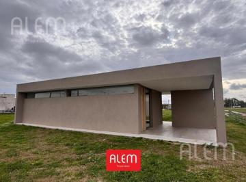 Casa · 156m² · 4 Ambientes · Casa en Venta en Canning, Fincas Joven
