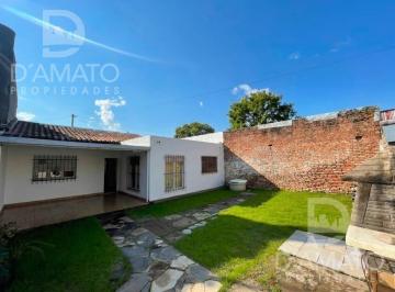 Casa · 200m² · 3 Ambientes · Casa en Caseros