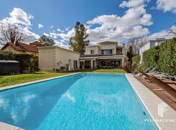 Casa de 6 ambientes, Pilar · Venta Excelente Casa de Categoría de 315 m² en Barrio La Peregrina, Pilar