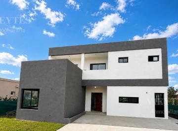 Casa · 207m² · 6 Ambientes · Casa en Venta en Barrio Privado Monet