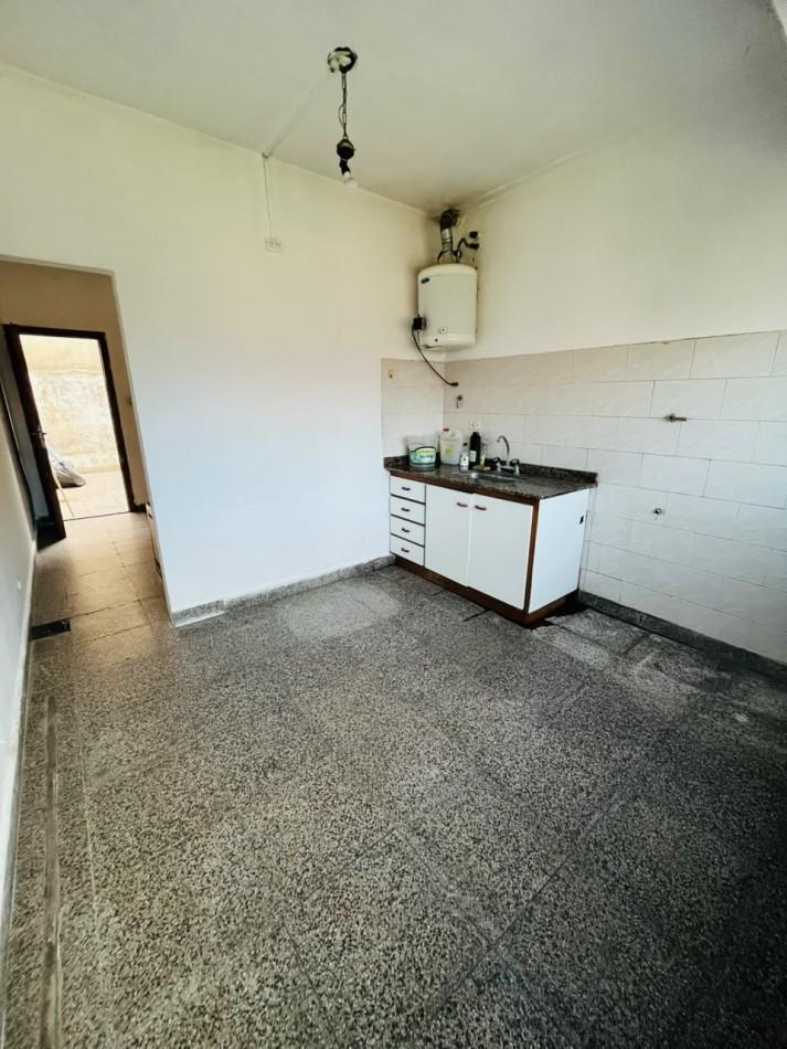 PH 2 ambientes en Villa Lourdes, 28m² con patio interno