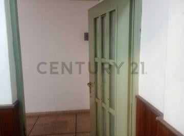 Oficina comercial · 1200m² · 2 Cocheras · 200 m² de Oficinas con Recep.2 Baños - Cocina - Recepciòn - 100 m² de Deposito. Entrada Camiones.