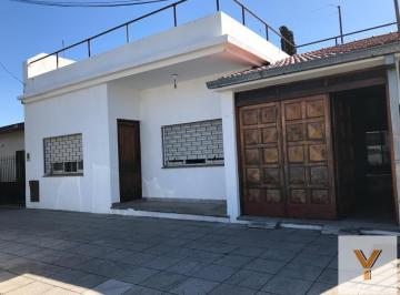Casa · 65m² · 4 Ambientes · 1 Cochera · Casa en Venta - 3 Dorm. 2 Baños - Cochera - 223 m² - Quilmes