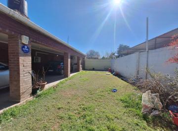 Casa · 324m² · 5 Ambientes · 2 Cocheras · Venta de Dos Casas Excelente Oportunidad Arguello