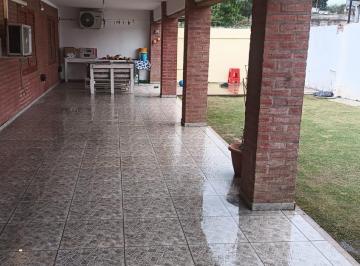 Casa · 324m² · 5 Ambientes · 2 Cocheras · Venta de Dos Casas Excelente Oportunidad Arguello