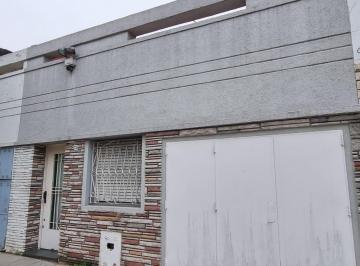 Casa · 115m² · 4 Ambientes · 1 Cochera · Venta PH Tipo Casa 4 Ambientes con Garage en Flores