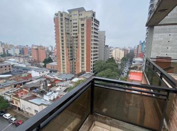 Departamento · 1m² · 8 Ambientes · 1 Cochera · Departamento Av Salta Al 600