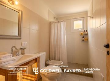 Casa · 70m² · 3 Ambientes · 1 Cochera · Venta Oportunidad Casa 74 m² Sobre Lote de 250escucha Ofertas 2 Habitaciones Norte Villa La Angostura