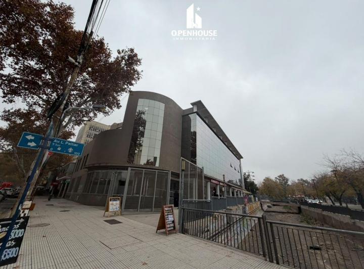 Oficina comercial · 220m²