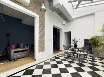 PH · 126m² · 5 Ambientes · Loft de Diseño Único en PH con Acceso Independiente Sobre Concordia Muy Bajas Expensas