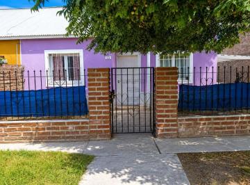 Casa · 62m² · 5 Ambientes · 2 Cocheras · Casa en Venta – Chimpay, Río Negro